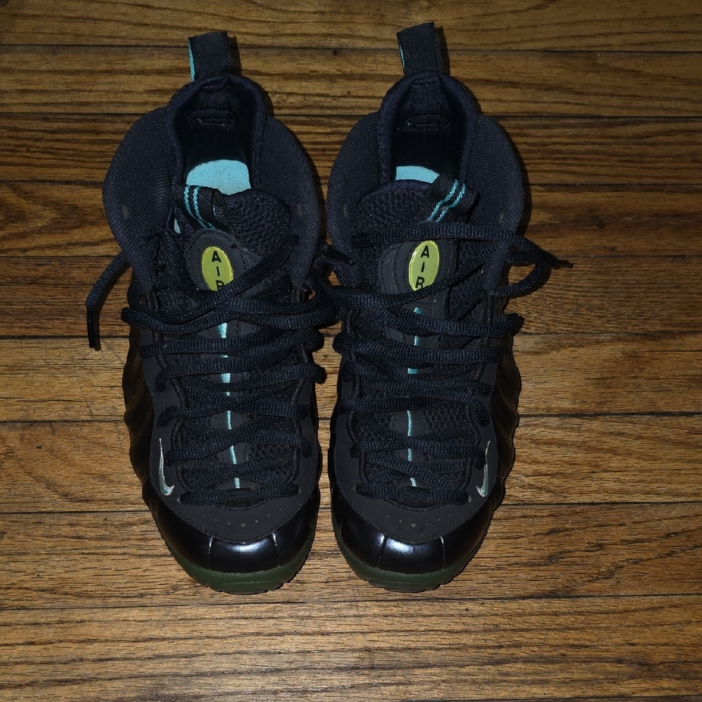 Nike Black and Green Athletic Shoes